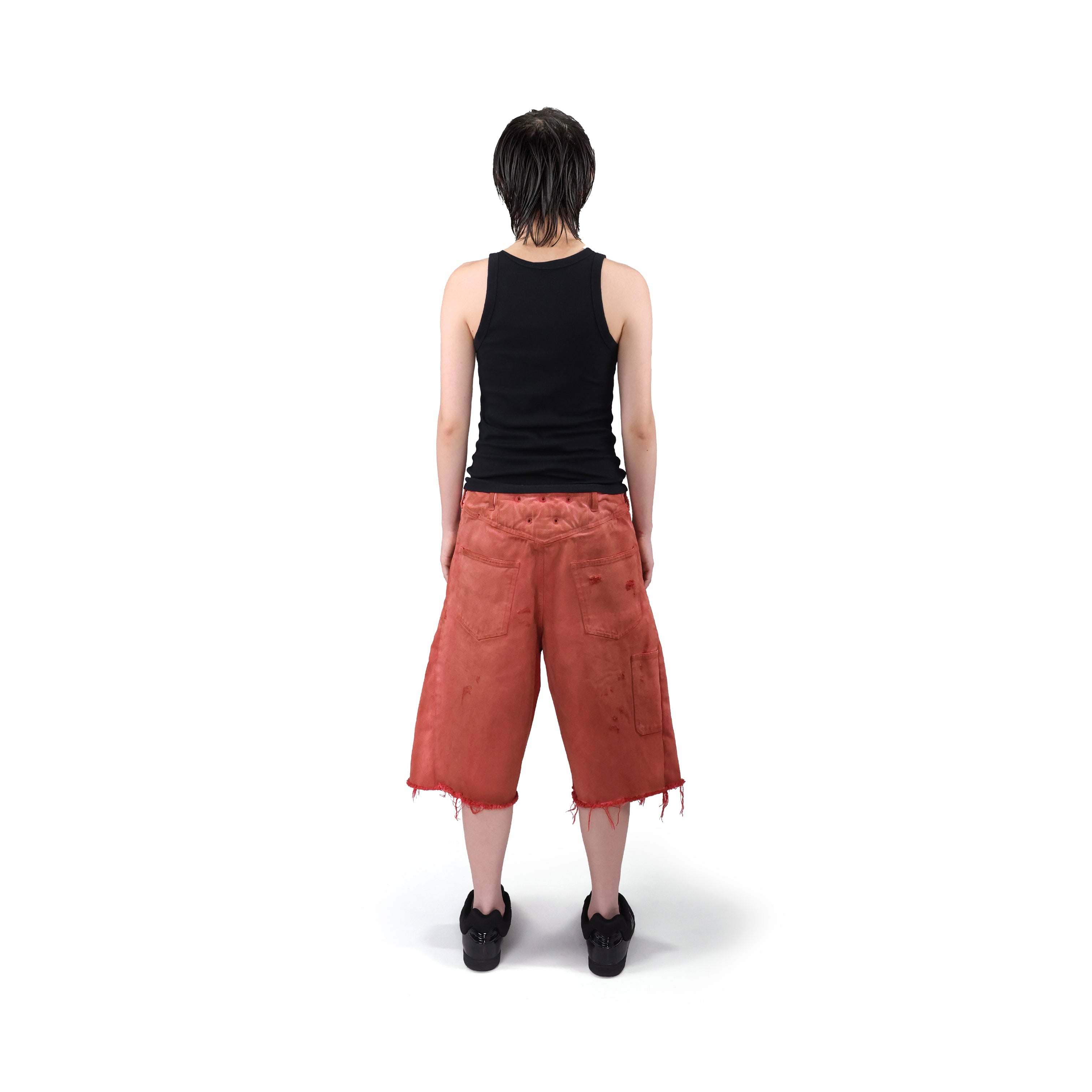 DISTRESSED DENIM SHORTS (RED) – DINGYUN ZHANG