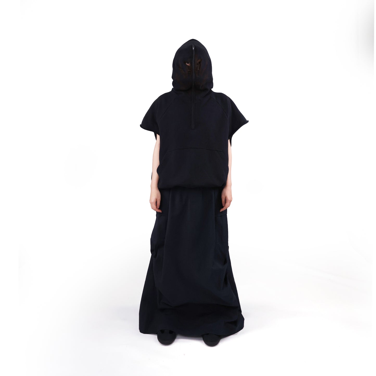 SLEEVELESS HOODIE (BLACK)